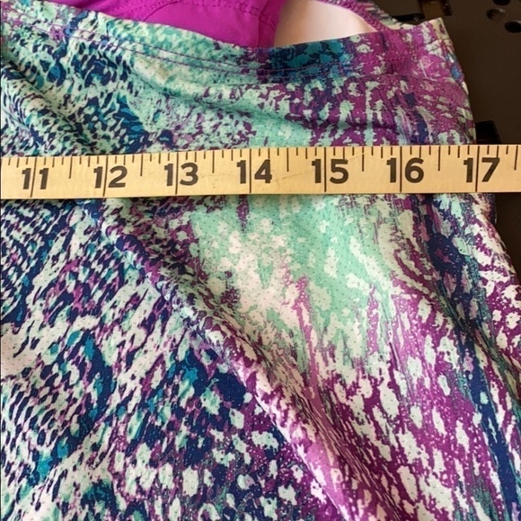 Fabletics Norwalk work out top with built in bra - Picture 7 of 8